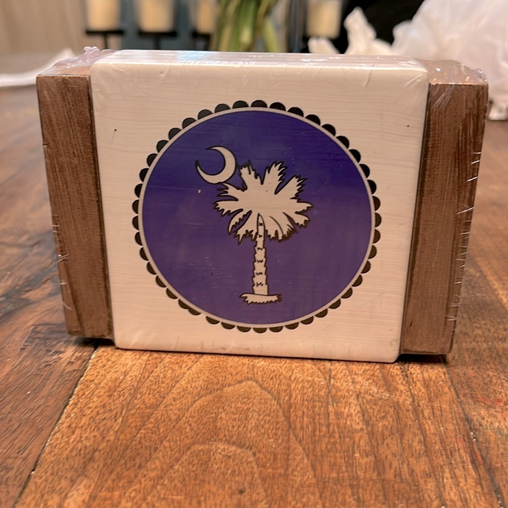 State of South Carolina Palmetto Coaster & holder set of 4 brand new